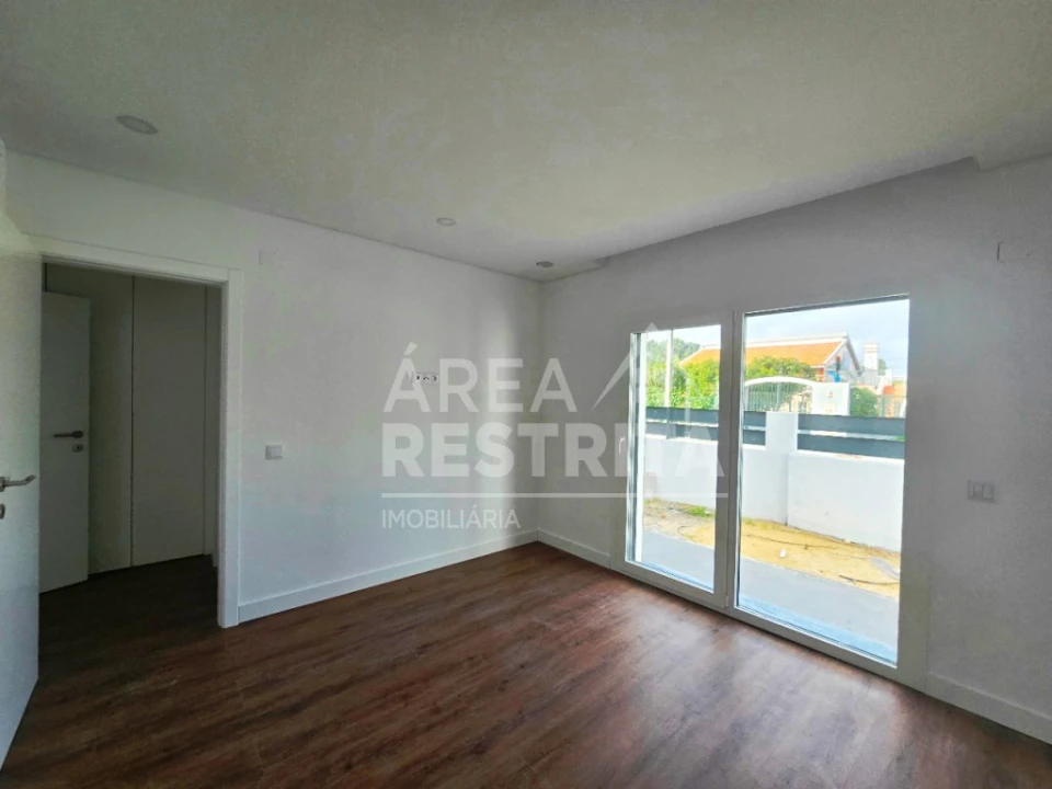 Moradia T3 para Venda em Quinta do Anjo Foto 29