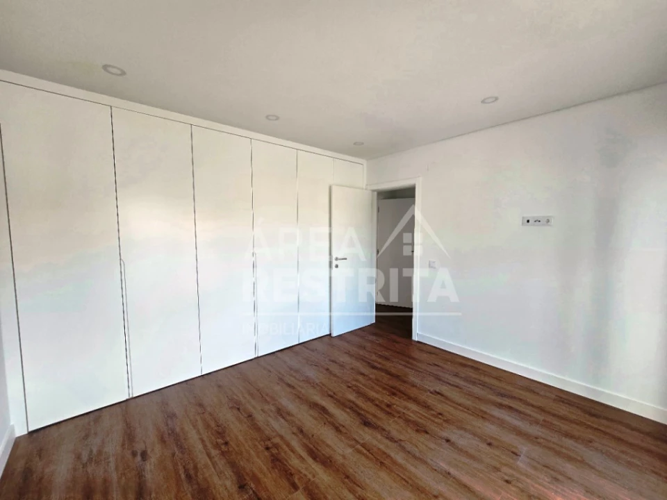 Moradia T3 para Venda em Quinta do Anjo Foto 30