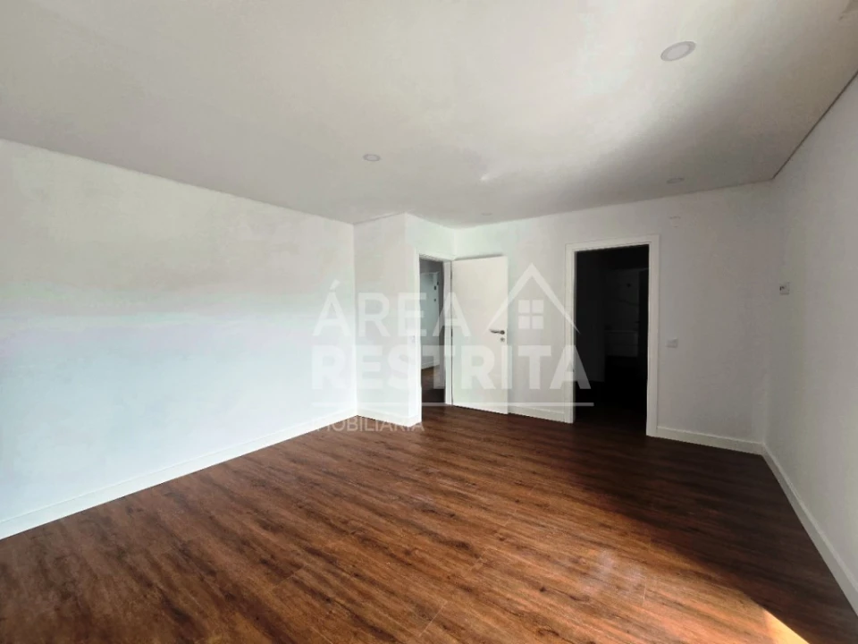 Moradia T3 para Venda em Quinta do Anjo Foto 34