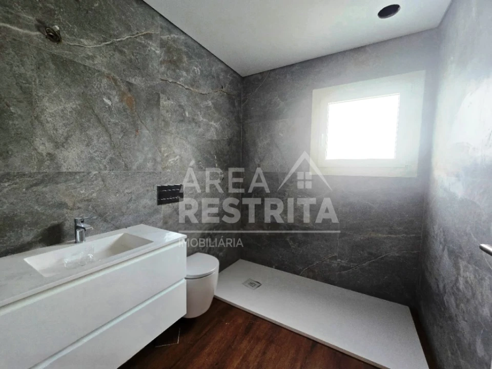 Moradia T3 para Venda em Quinta do Anjo Foto 37