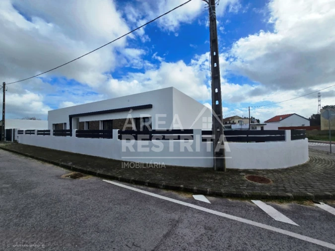 Moradia T3 para Venda em Quinta do Anjo Foto 7