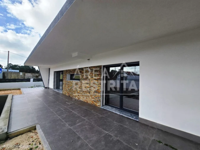 Moradia T3 para Venda em Quinta do Anjo Foto 12
