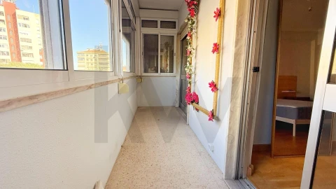 Apartamento T2 para Venda em Corroios