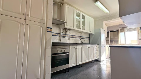 Apartamento T2 para Venda em Corroios