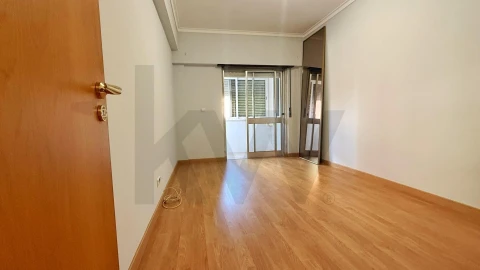 Apartamento T2 para Venda em Corroios
