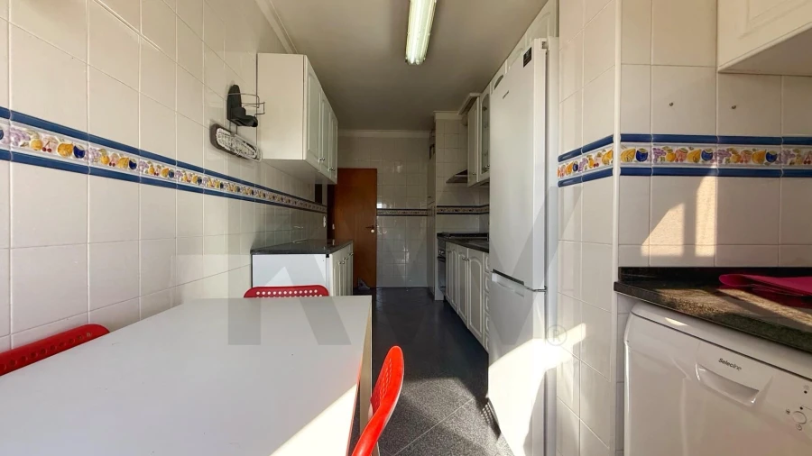 Apartamento T2 para Venda em Corroios Foto 11