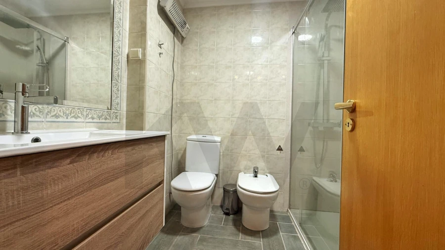 Apartamento T2 para Venda em Corroios Foto 22