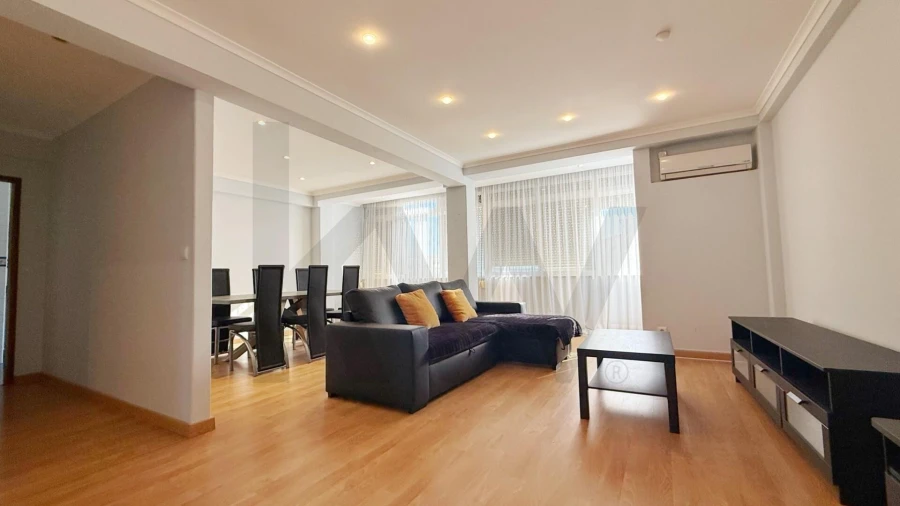 Apartamento T2 para Venda em Corroios Foto 3