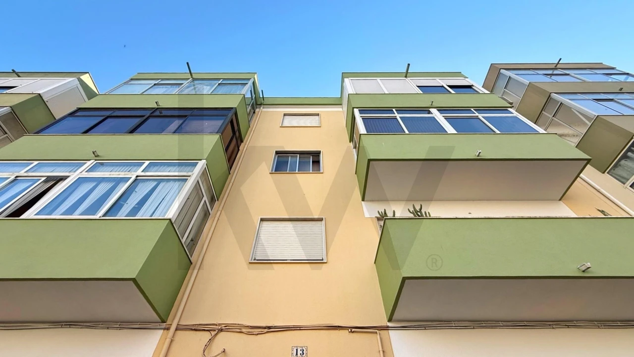 Apartamento T2 para Venda em Corroios Foto 1