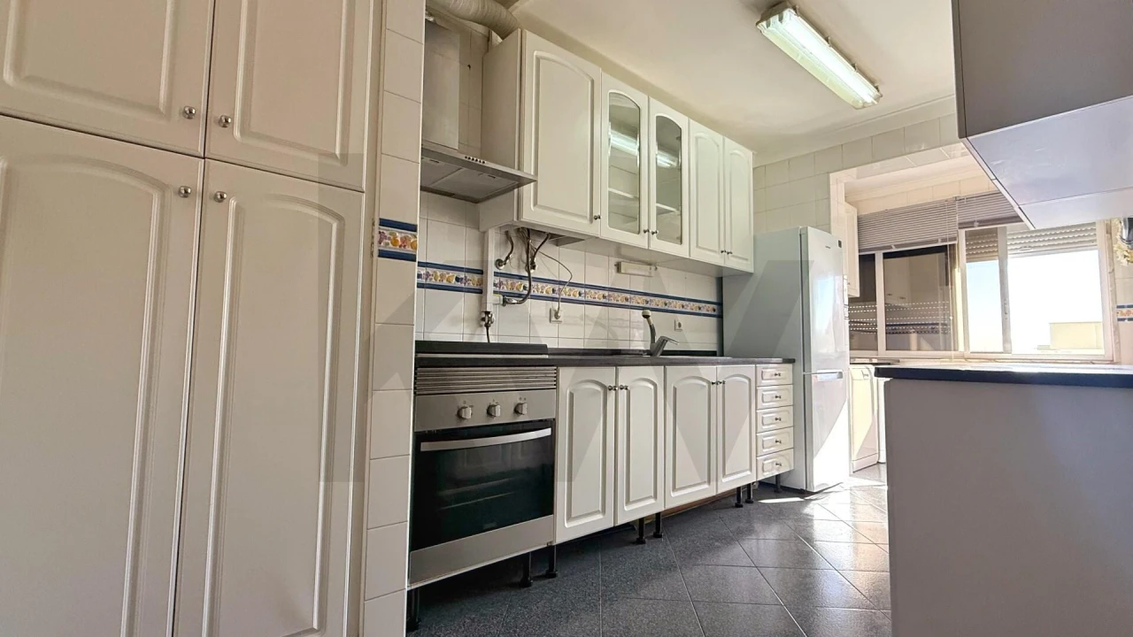 Apartamento T2 para Venda em Corroios Foto 7