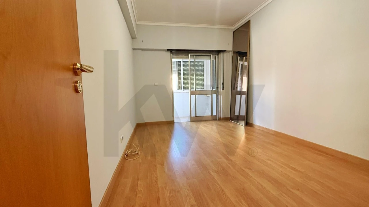 Apartamento T2 para Venda em Corroios Foto 17