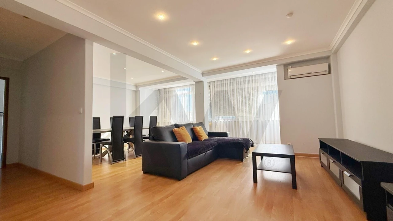 Apartamento T2 para Venda em Corroios Foto 3