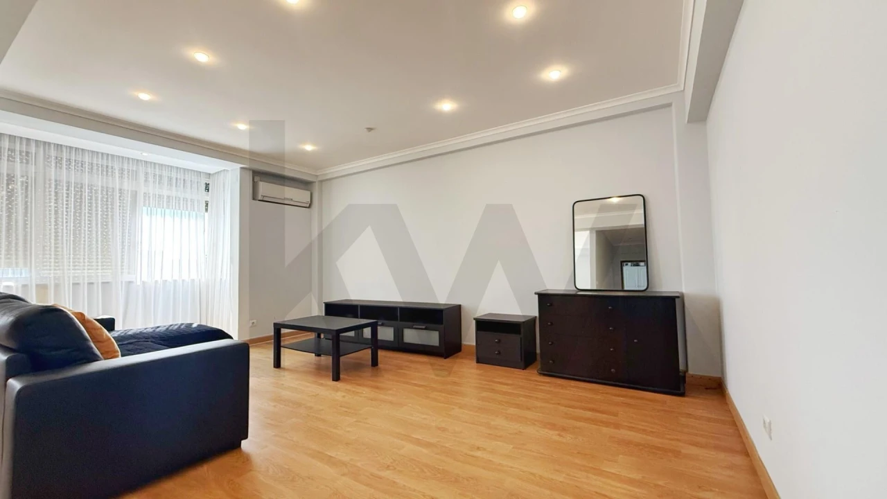 Apartamento T2 para Venda em Corroios Foto 6