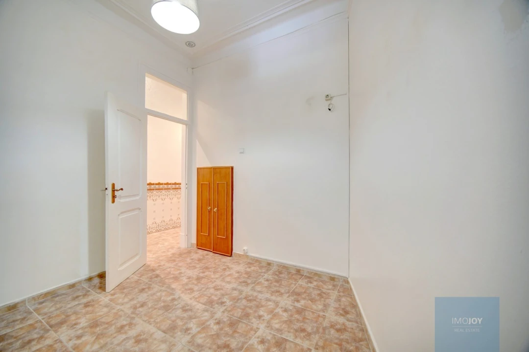 Apartamento T2 para Venda em Campolide Foto 10