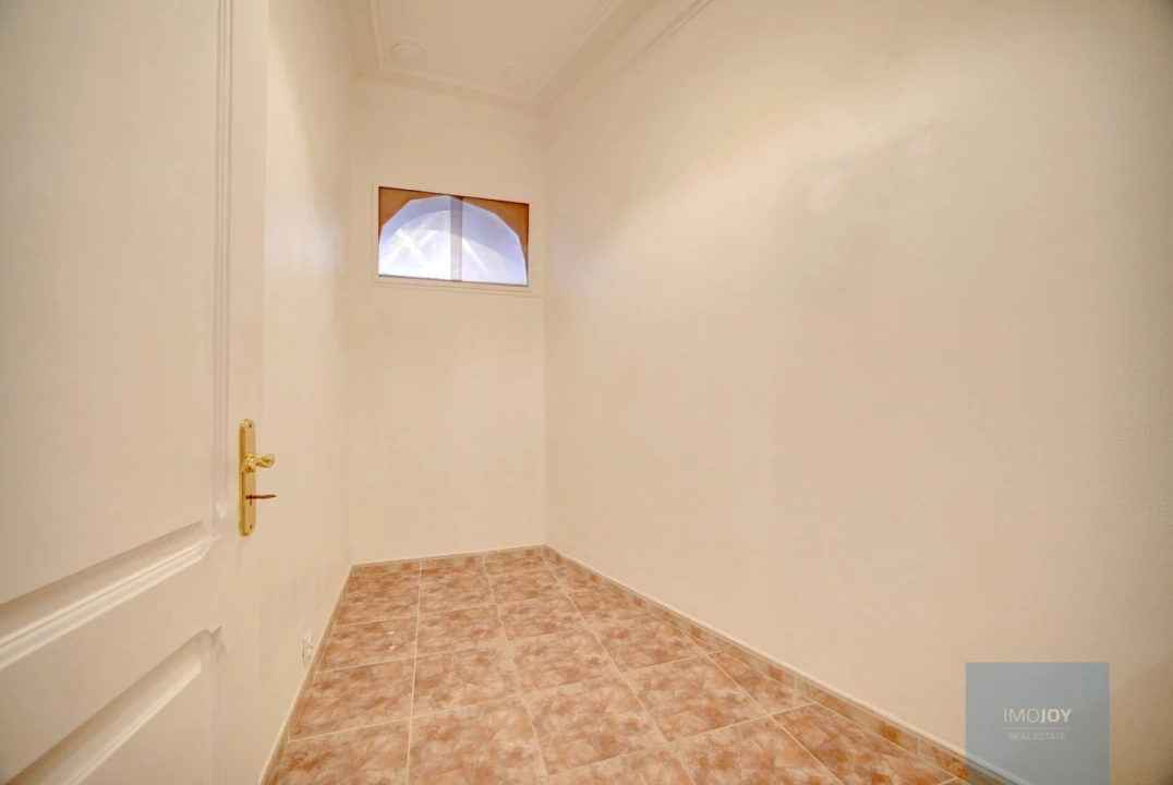 Apartamento T2 para Venda em Campolide Foto 11