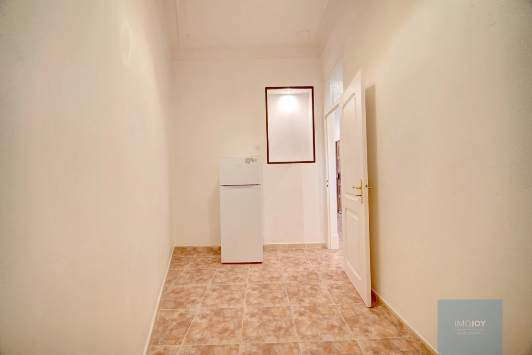 Apartamento T2 para Venda em Campolide Foto 12