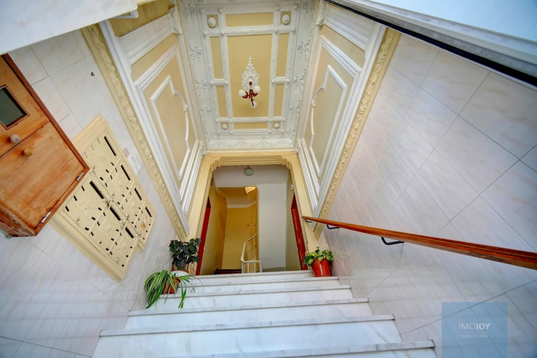 Apartamento T2 para Venda em Campolide Foto 16
