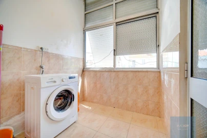 Apartamento T2 para Venda em Campolide