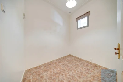 Apartamento T2 para Venda em Campolide
