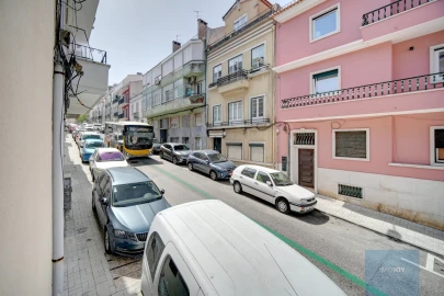 Apartamento T2 para Venda em Campolide