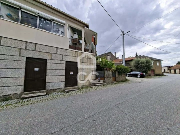 Moradia T3 para Venda em São Miguel de Vila Boa