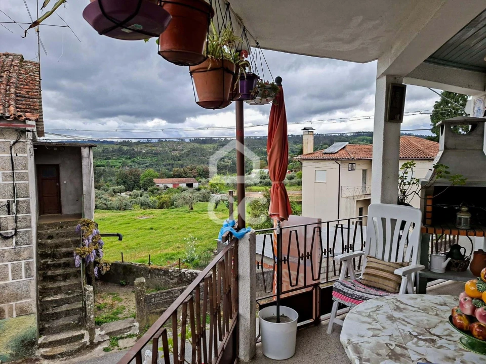 Moradia T3 para Venda em São Miguel de Vila Boa Foto 1