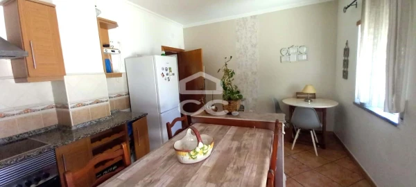 Moradia T2 para Venda em Santa Clara de Louredo