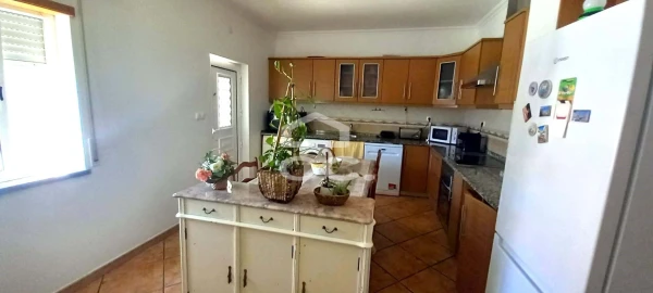 Moradia T2 para Venda em Santa Clara de Louredo