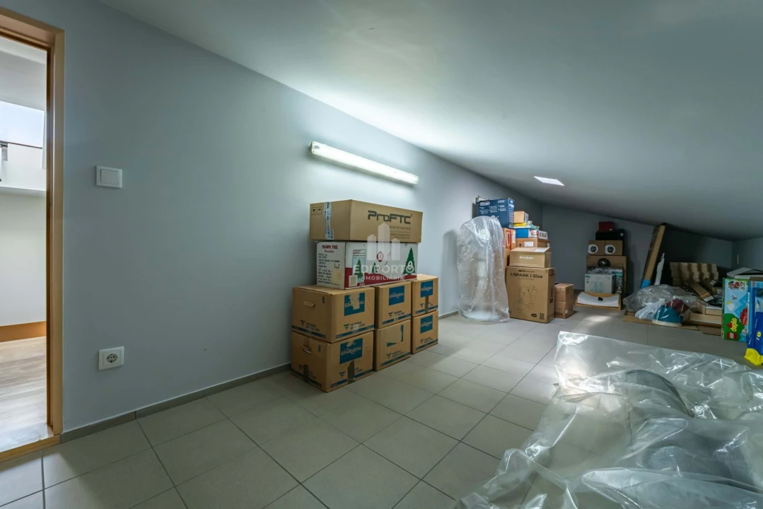 Moradia T4 para Venda em Cidade da Maia Foto 31