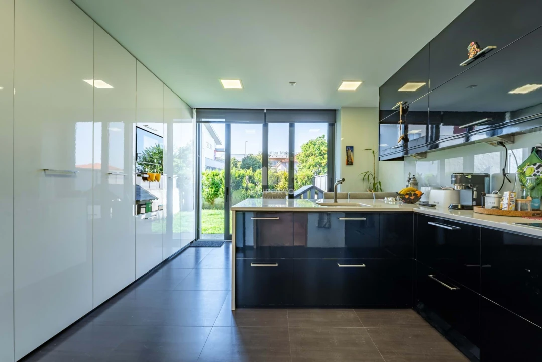 Moradia T4 para Venda em Cidade da Maia Foto 12