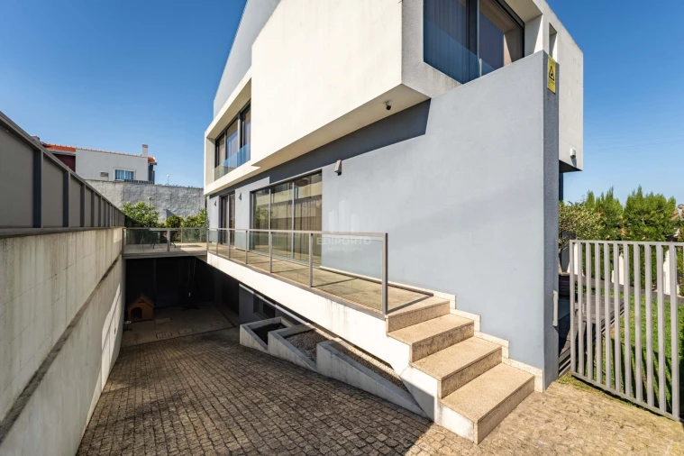 Moradia T4 para Venda em Cidade da Maia Foto 42