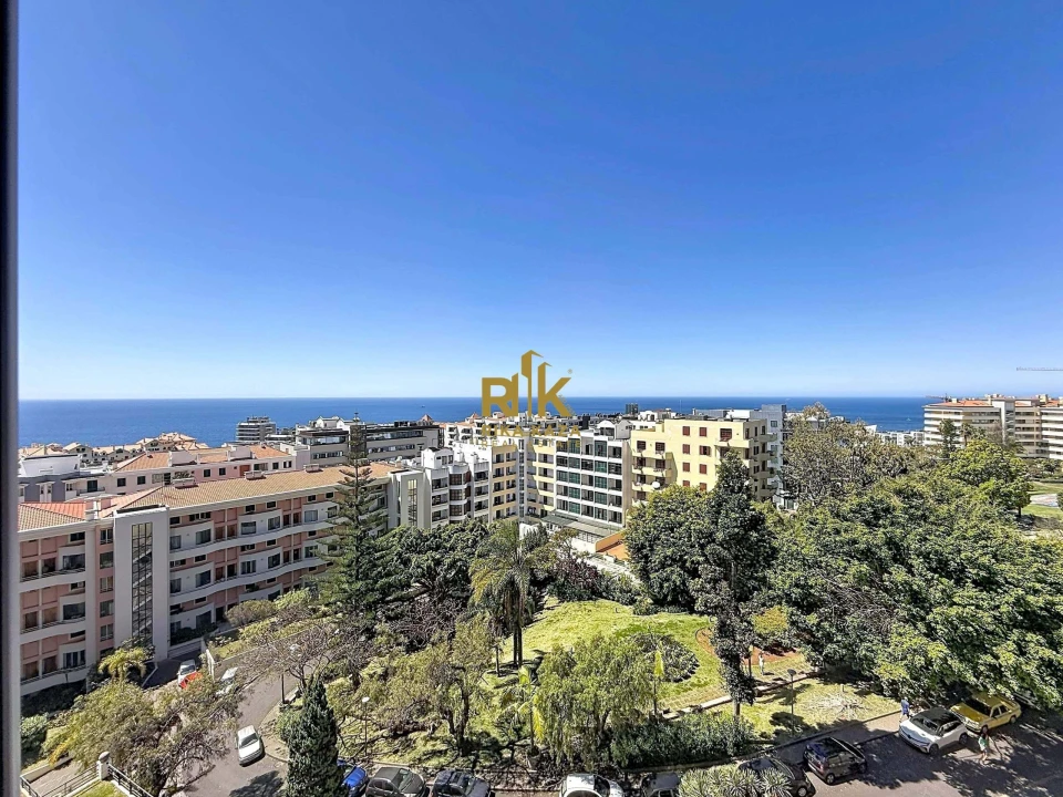 Apartamento T3 para Arrendamento em São Martinho Foto 2