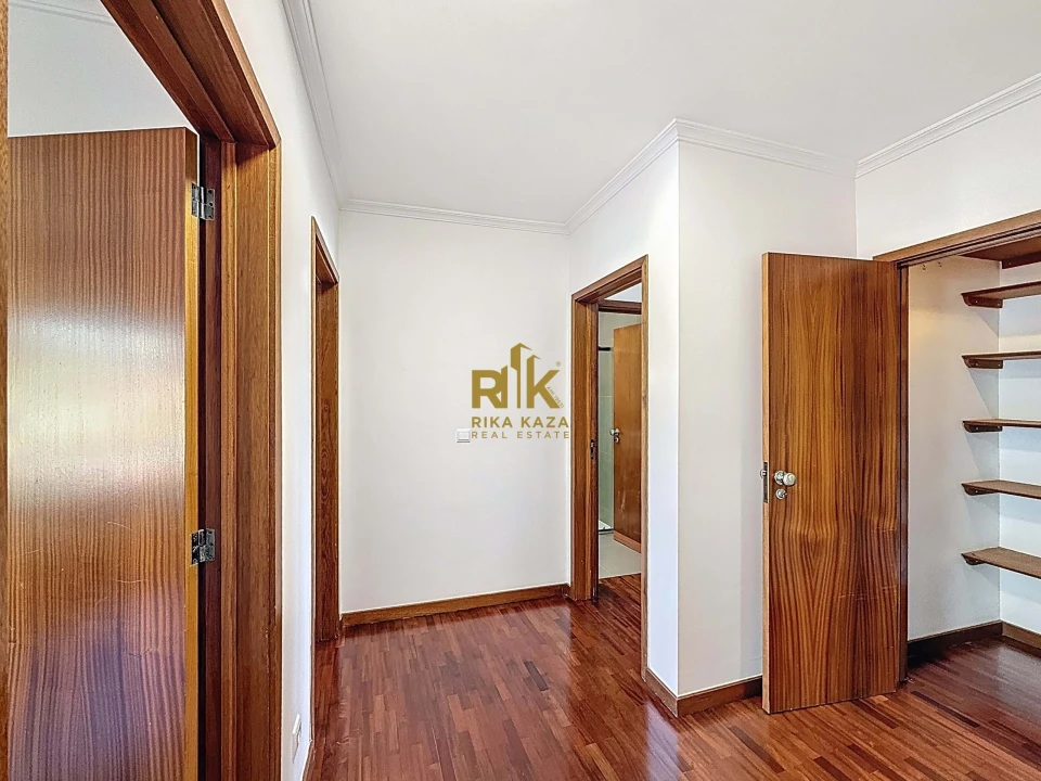 Apartamento T3 para Arrendamento em São Martinho Foto 31