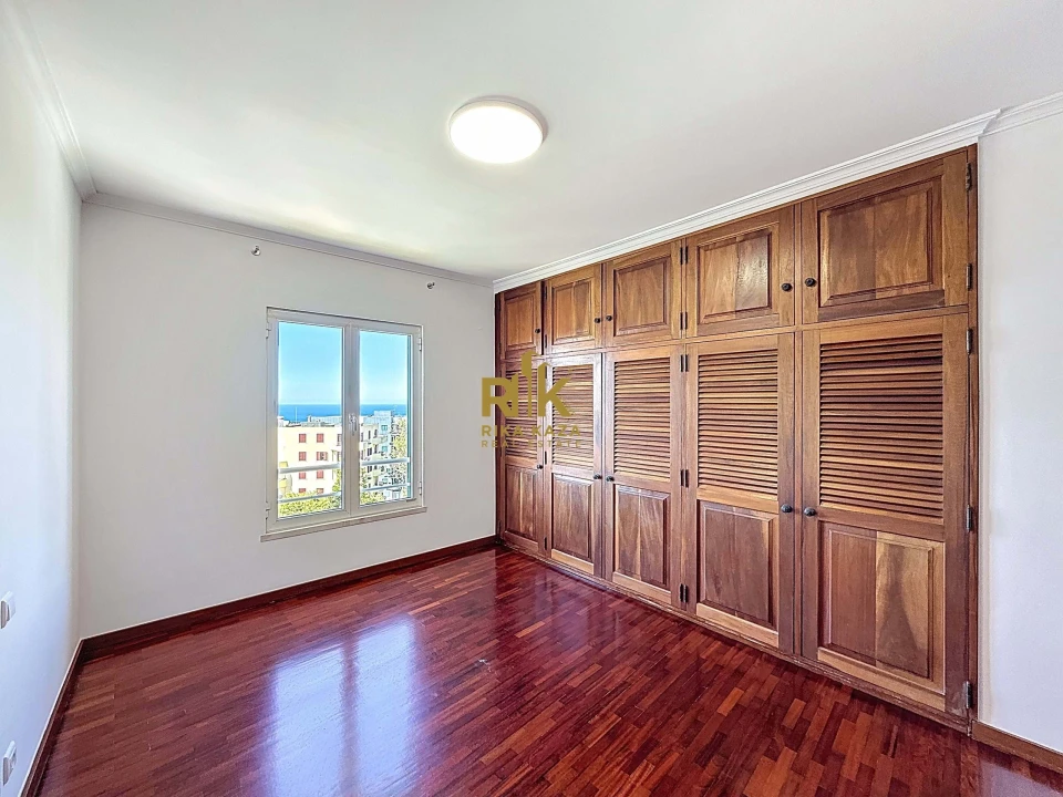 Apartamento T3 para Arrendamento em São Martinho Foto 8