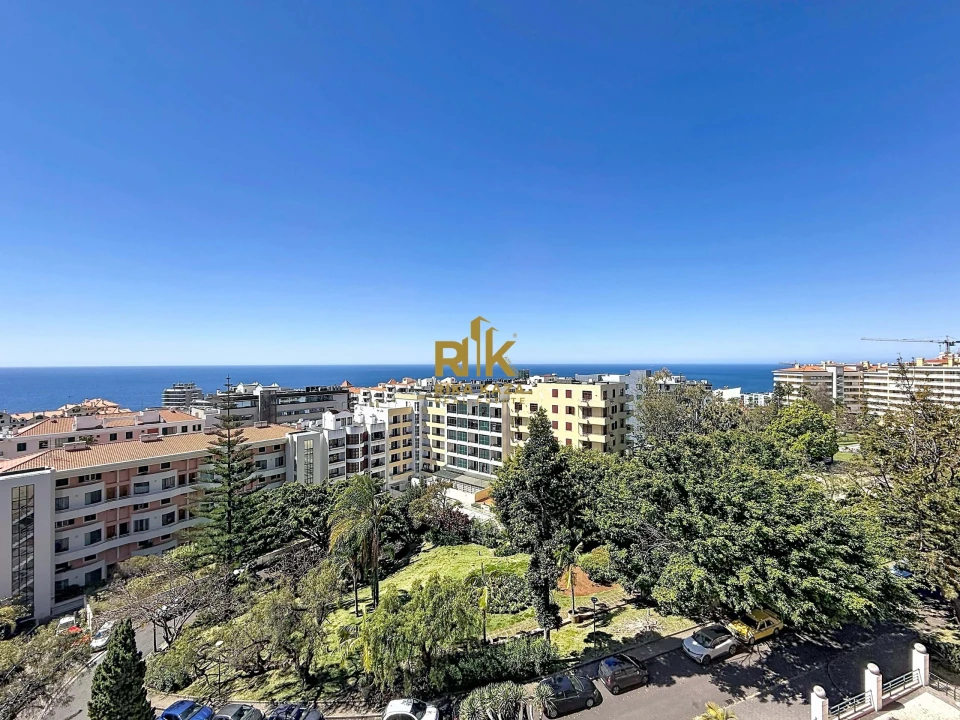 Apartamento T3 para Arrendamento em São Martinho Foto 19