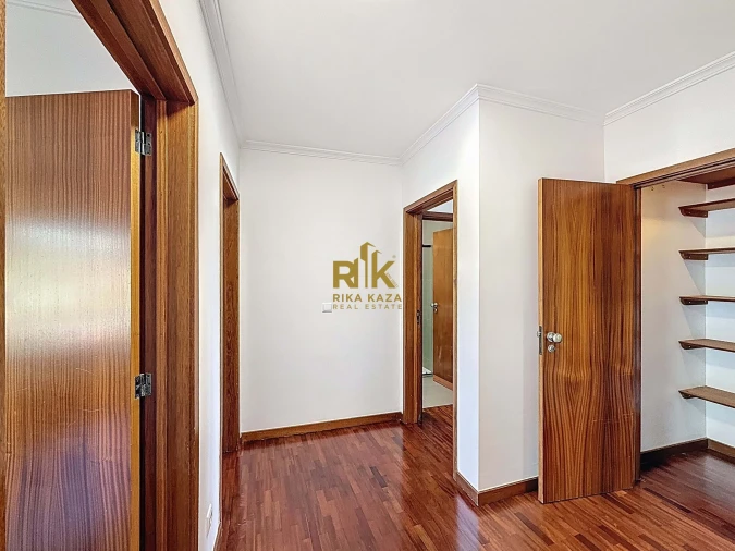 Apartamento T3 para Arrendamento em São Martinho Foto 31