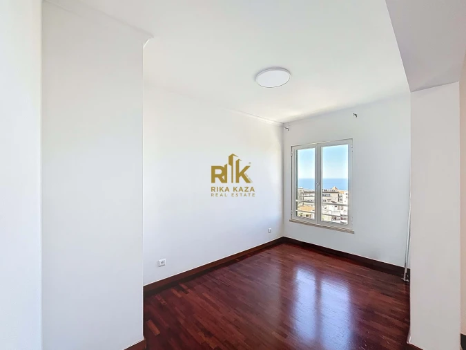 Apartamento T3 para Arrendamento em São Martinho Foto 24