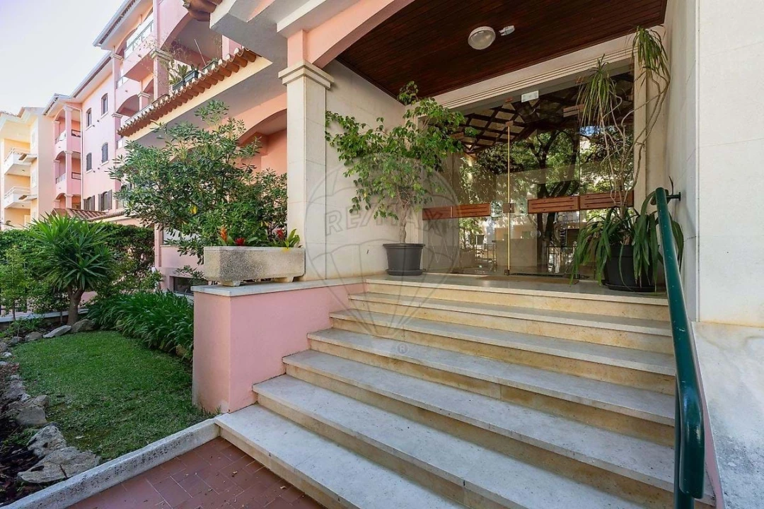 Apartamento T4 para Venda em Cascais e Estoril Foto 2