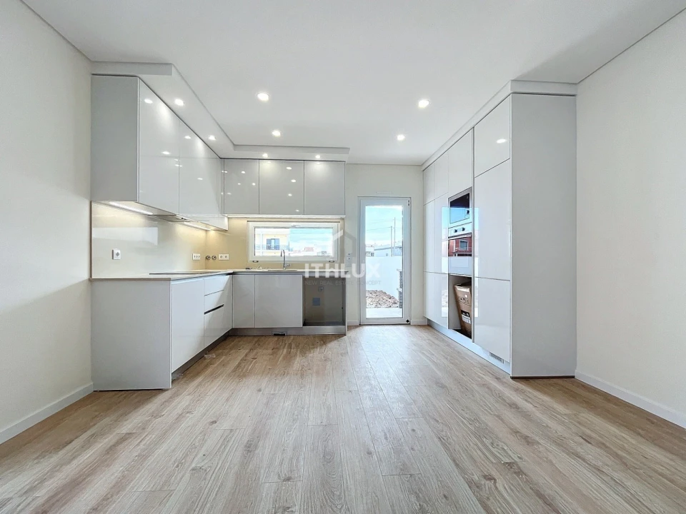 Apartamento T3 para Venda em Fernao Ferro Foto 61