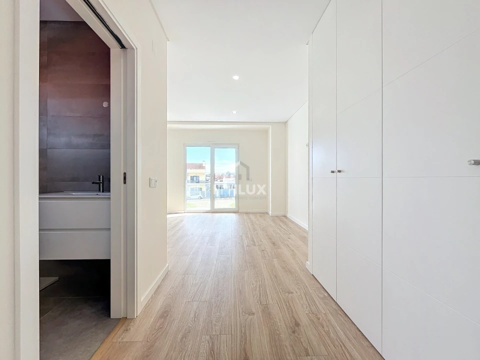 Apartamento T3 para Venda em Fernao Ferro Foto 5