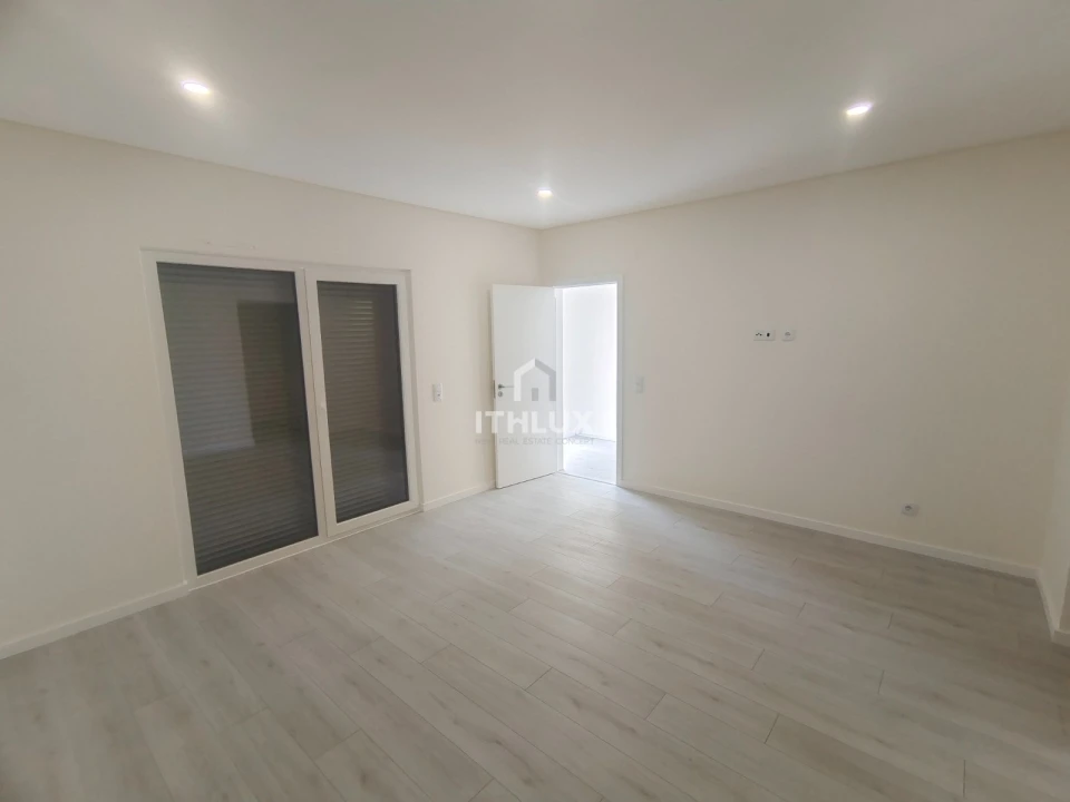 Apartamento T3 para Venda em Fernao Ferro Foto 32
