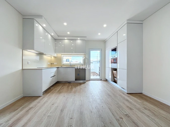 Apartamento T2 para Venda em Fernao Ferro Foto 31