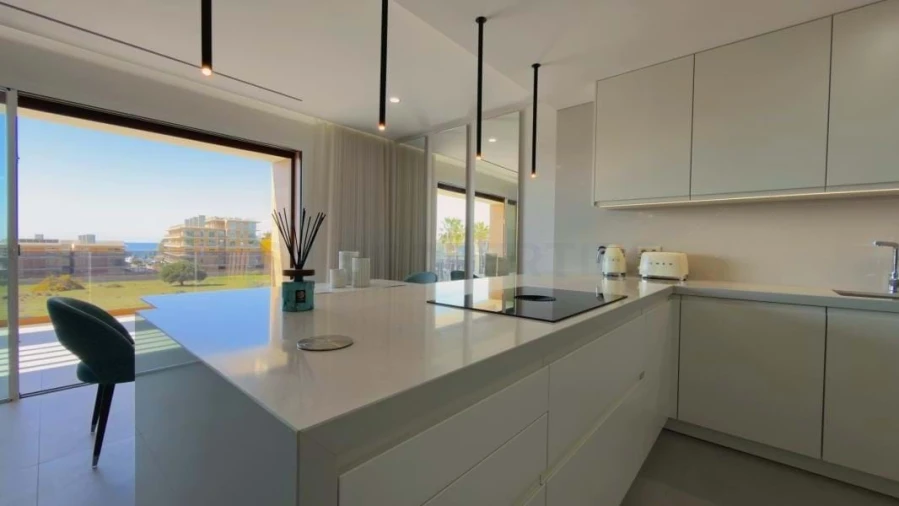 Apartamento T2 para Venda em Quarteira Foto 3