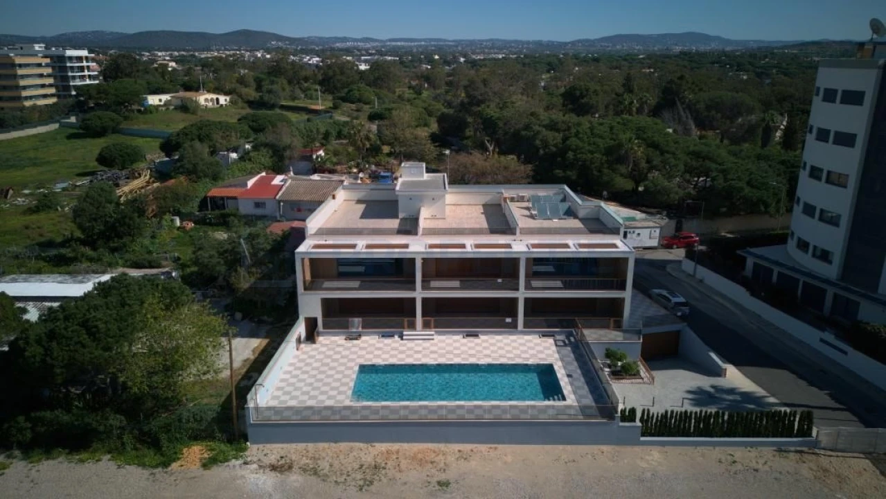 Apartamento T2 para Venda em Quarteira Foto 8