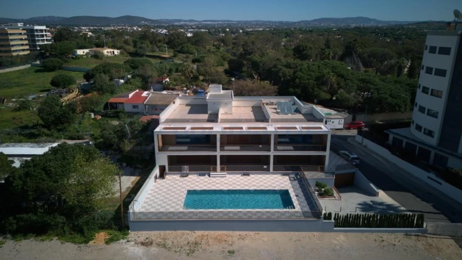 Apartamento T2 para Venda em Quarteira Foto 8