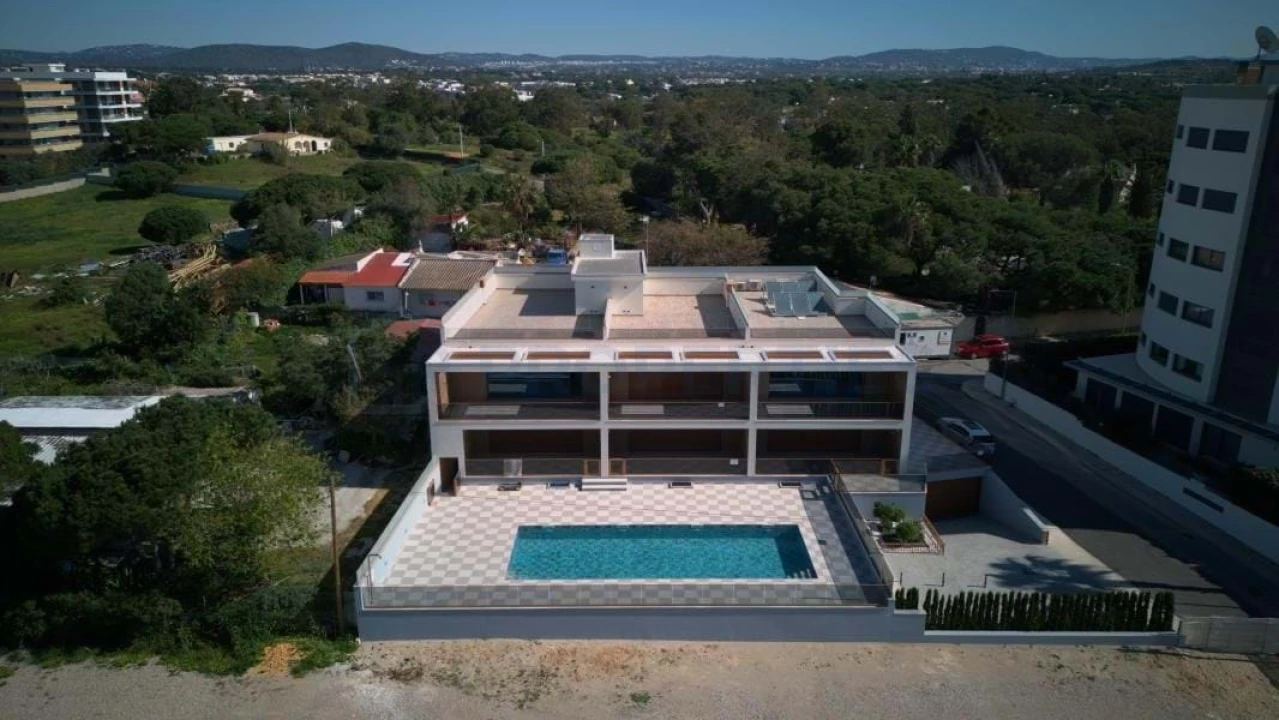 Apartamento T2 para Venda em Quarteira Foto 9