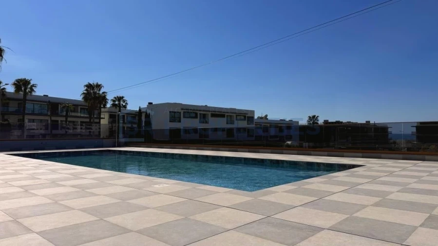 Apartamento T2 para Venda em Quarteira Foto 6