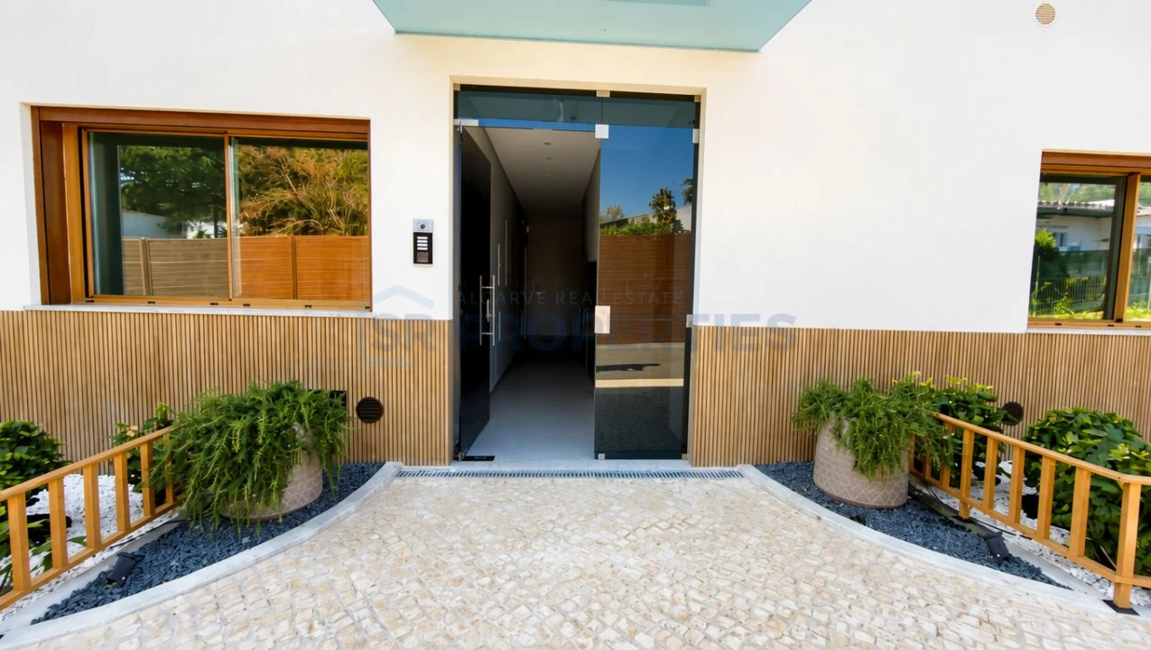 Apartamento T2 para Venda em Quarteira Foto 52