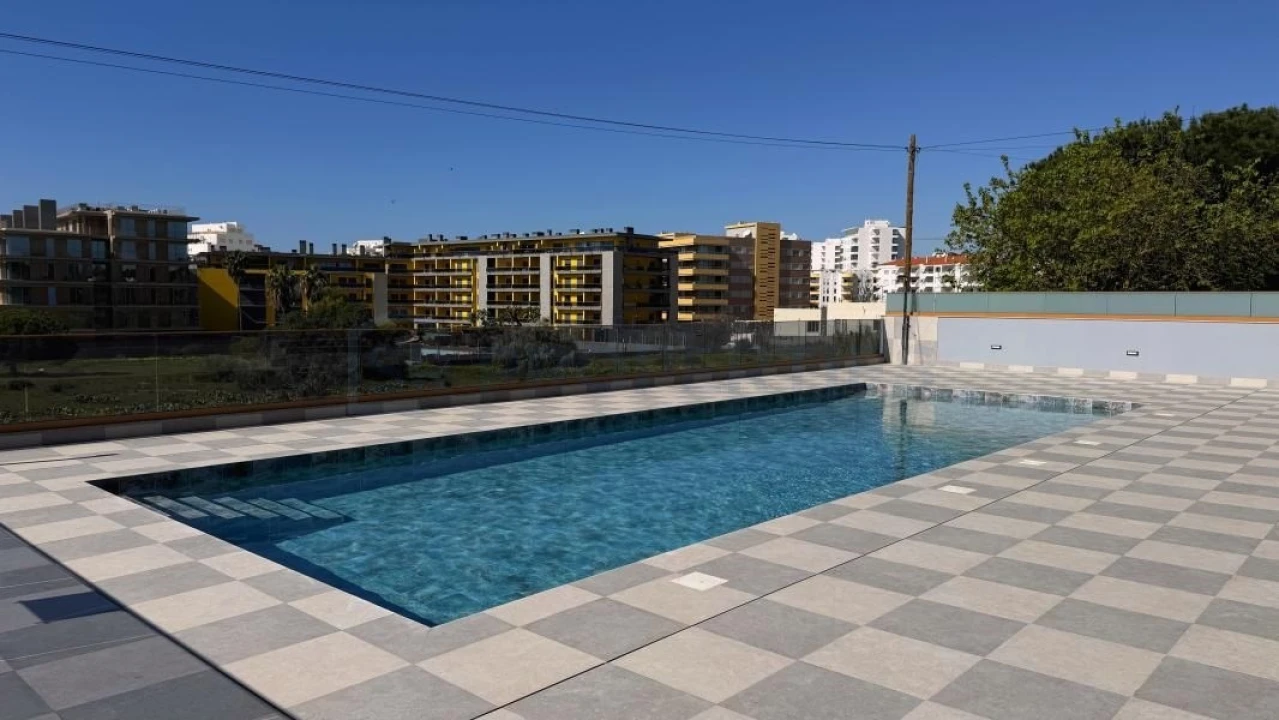 Apartamento T2 para Venda em Quarteira Foto 14