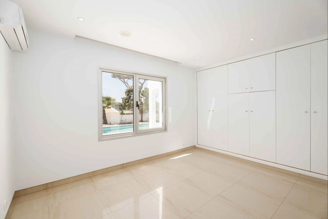 Moradia T3 para Arrendamento em Quarteira Foto 18